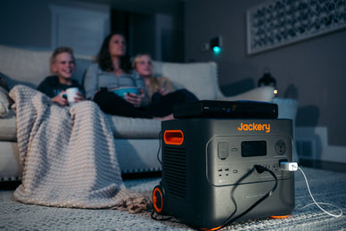 瞬間停電とは?「瞬低」や「停電」との違いを解説!被害事例や対策も紹介