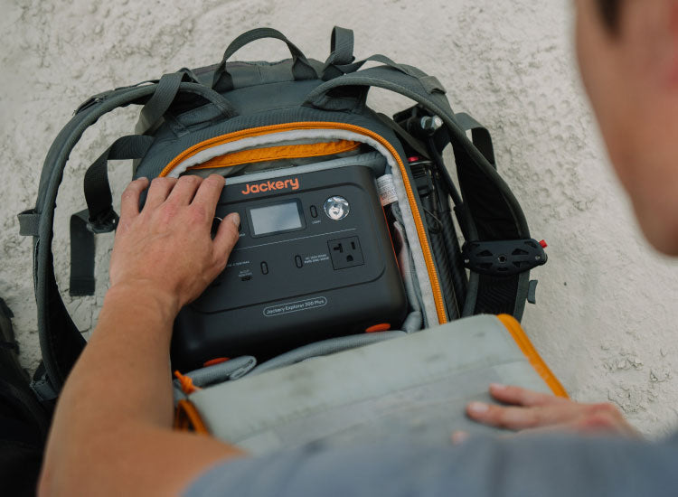 軽量なリン酸鉄リチウムポータブル電源