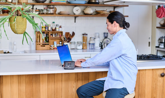 小型ポータブル電源の使い道-リモートワーク