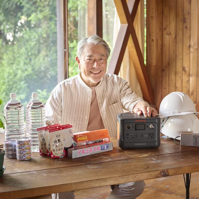 高齢者の一人暮らしで困ることと対策は?必要なものや見守りサービスも紹介