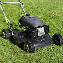 バッテリー充電式の草刈機はパワーが弱い?デメリットや解決策を解説