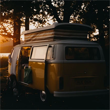 キャンピングカーの外部電源として使えるものは?メリット&デメリットを紹介