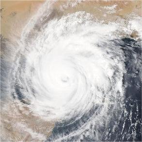 秋台風の特徴は動きが速い!夏台風との違いと備えるべき非常用品10選も紹介
