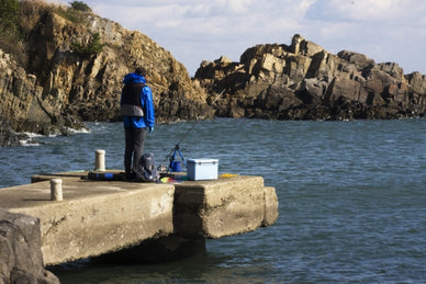 冬の釣りに最適な服装とは？防寒対策に必要な小物やレイヤー別の服装も紹介
