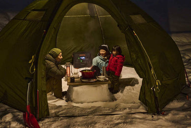 【人数別】冬用テントのおすすめ4選！冬キャンプの寒さ対策アイテムも紹介