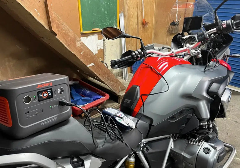バイクのバッテリー上がりでやってはいけないことは？対処法・防ぐ対策