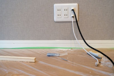 コンセントの配線を分岐する方法は？｜スッキリ見せる配線のやり方も解説