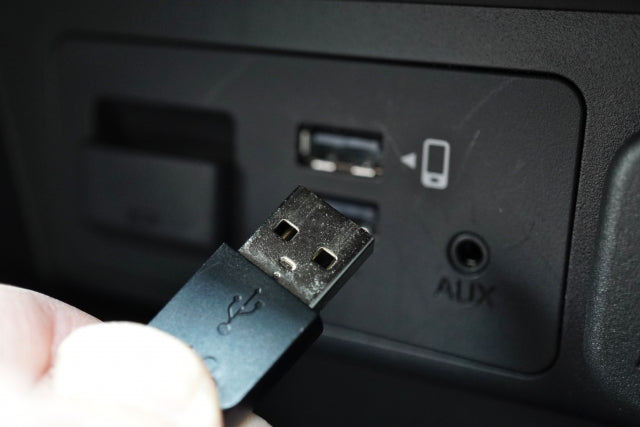 車にUSBを増設するやり方を解説！注意点やおすすめの製品も紹介
