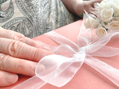 高齢者に喜ばれるプレゼント11選！健康グッズや食べ物のおすすめも厳選