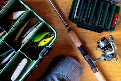 釣りで活躍する便利グッズ16選！シーン別や100均のおすすめグッズを厳選