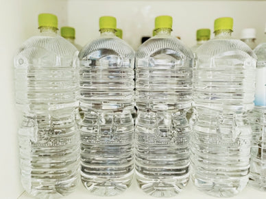 【災害対策】水の備蓄目安は？水の選び方や賢く揃えるためのアイデアも紹介