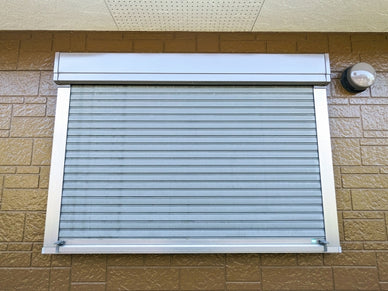 台風対策としてシャッターは最適か？その効果と選び方や万全な対策を整えるには