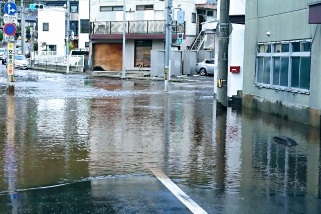 マンションの台風対策は必要？起こりうる6つの被害と強風・停電・浸水対策を紹介