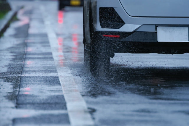 台風時に車で避難する際の3つの注意点｜車を守るためのポイントも解説