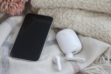 スマホに必要な寒さ対策5選！誤った対策や冬のスマホ操作で役立つグッズも紹介