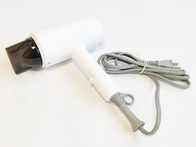 ドライヤーに延長コードはダメ！？危険な4つの理由と届かない時の解決策