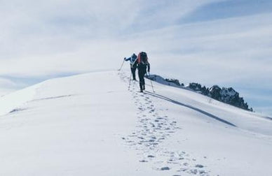 【初心者向け】冬でも登山は楽しめる！必携アイテム7つとおすすめ登山スポット