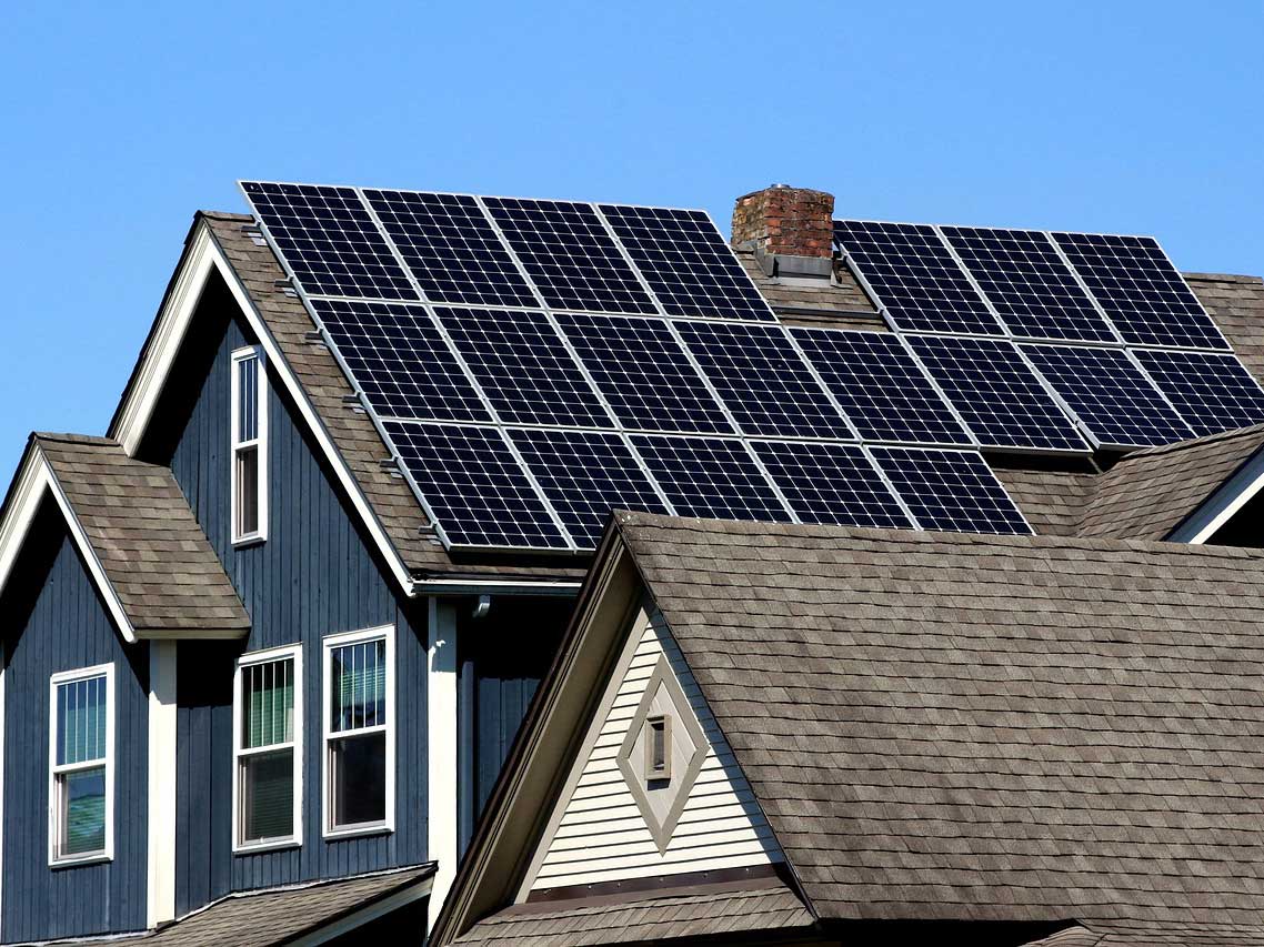 【2024最新】太陽光発電が普及しない理由はなぜ？現在の普及率も解説