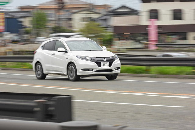 フィットでの車中泊は工夫が必要？快適に車内で過ごすために必要なものとは