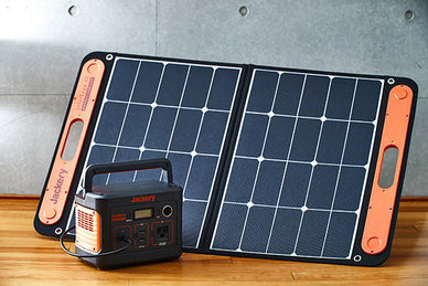 非常時に役立つソーラー充電器は日常使いもキャンプでも使える！