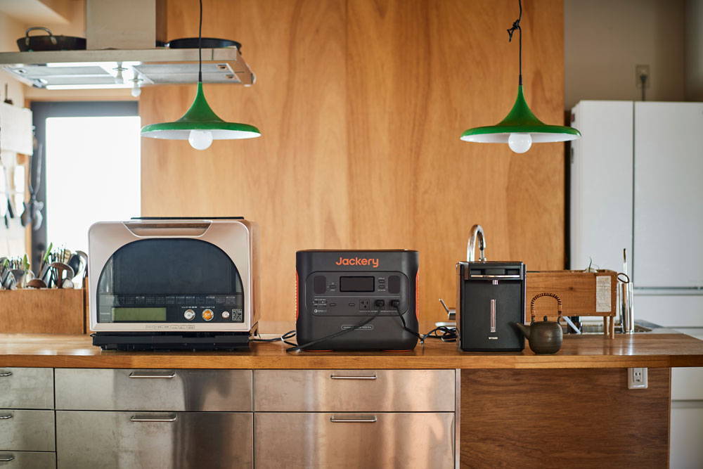 ❤冷蔵庫や電子レンジもOK❣最大1000W♪❤ポータブル電源＆ソーラーパネル