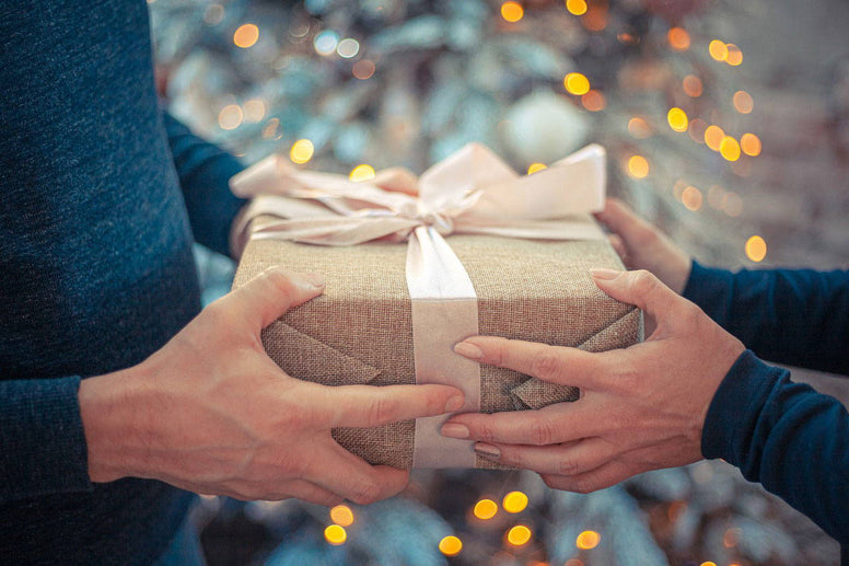 両親が喜ぶクリスマスプレゼント17選！義両親向けのプレゼントも紹介