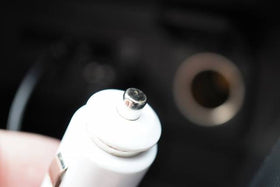 ポータブル電源は走行充電可能！シガーソケットでの充電方法や注意点を解説