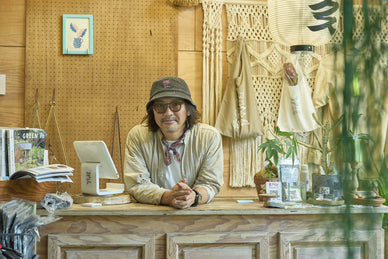 植物で空間を描く、異色の庭師が使うジャクリの“ポタ電”