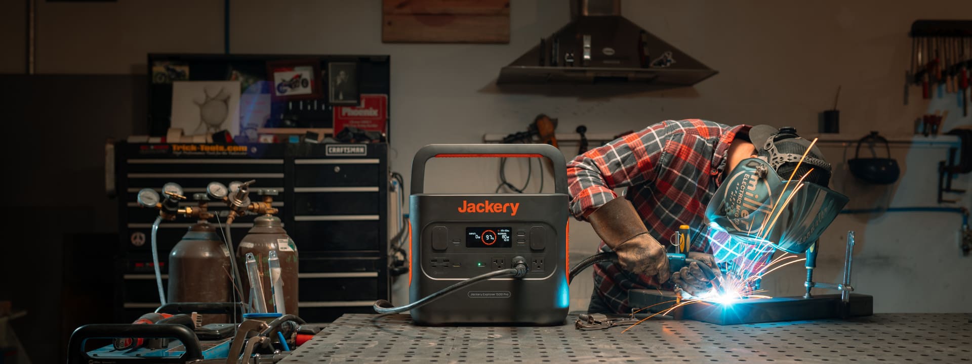 　　　　ポータブル電源があればどこでも電動工具を思いのままに操れる！