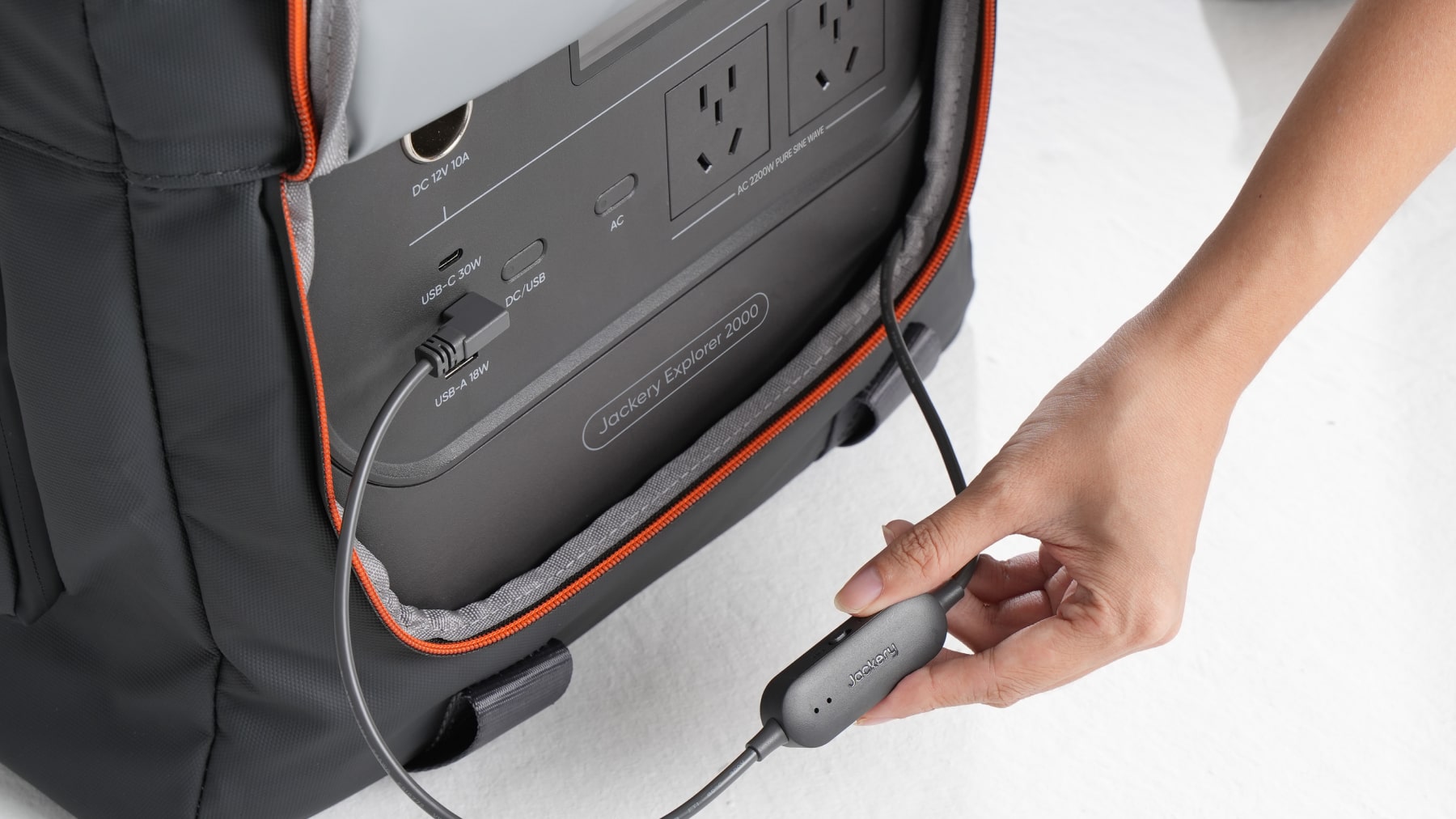 Jackery ヒーティングキャリーバッグ | -40℃対応 30W加熱 | 防水防塵