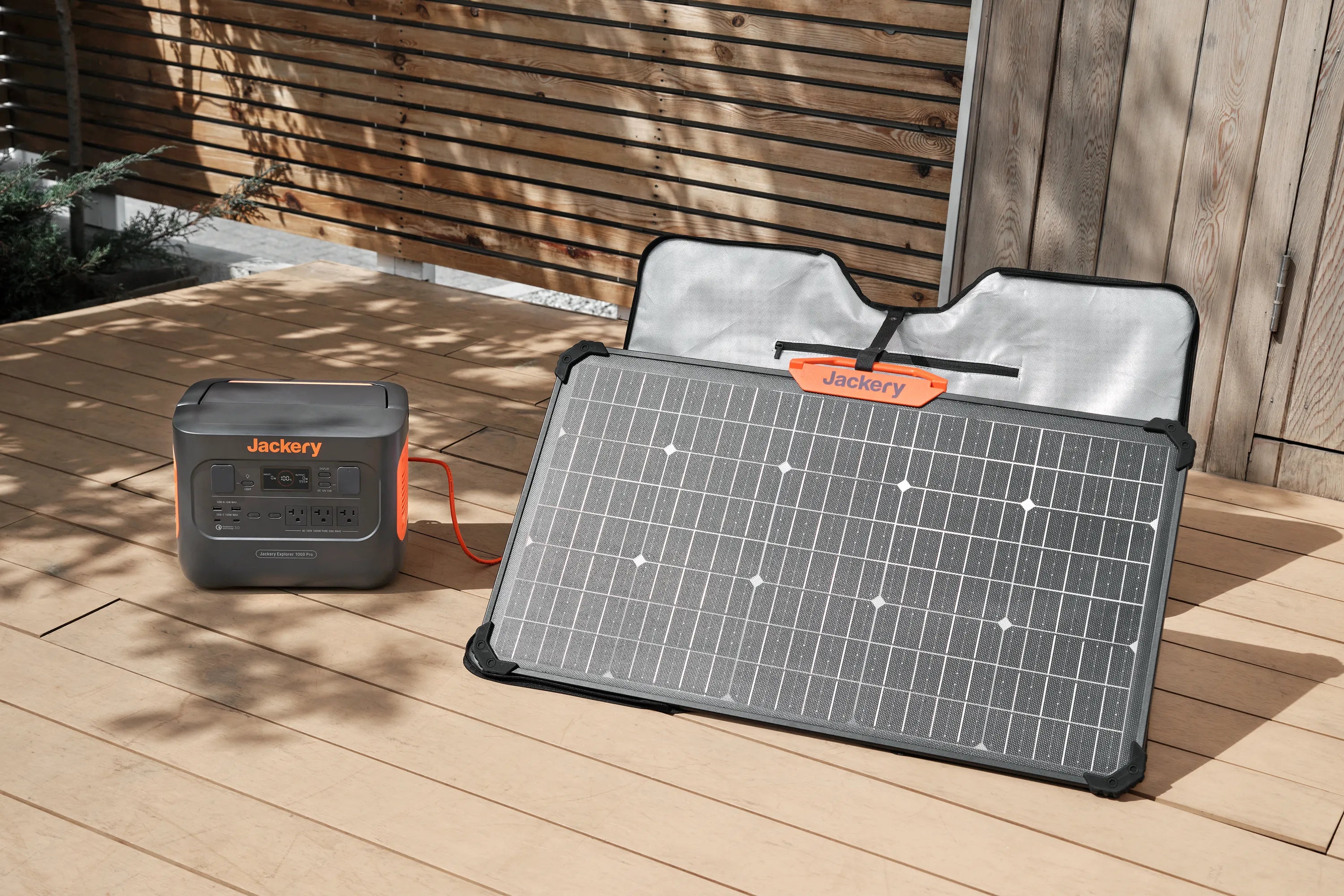 日常の節電に役立つJackeryポータブル電源ソーラーパネルセット