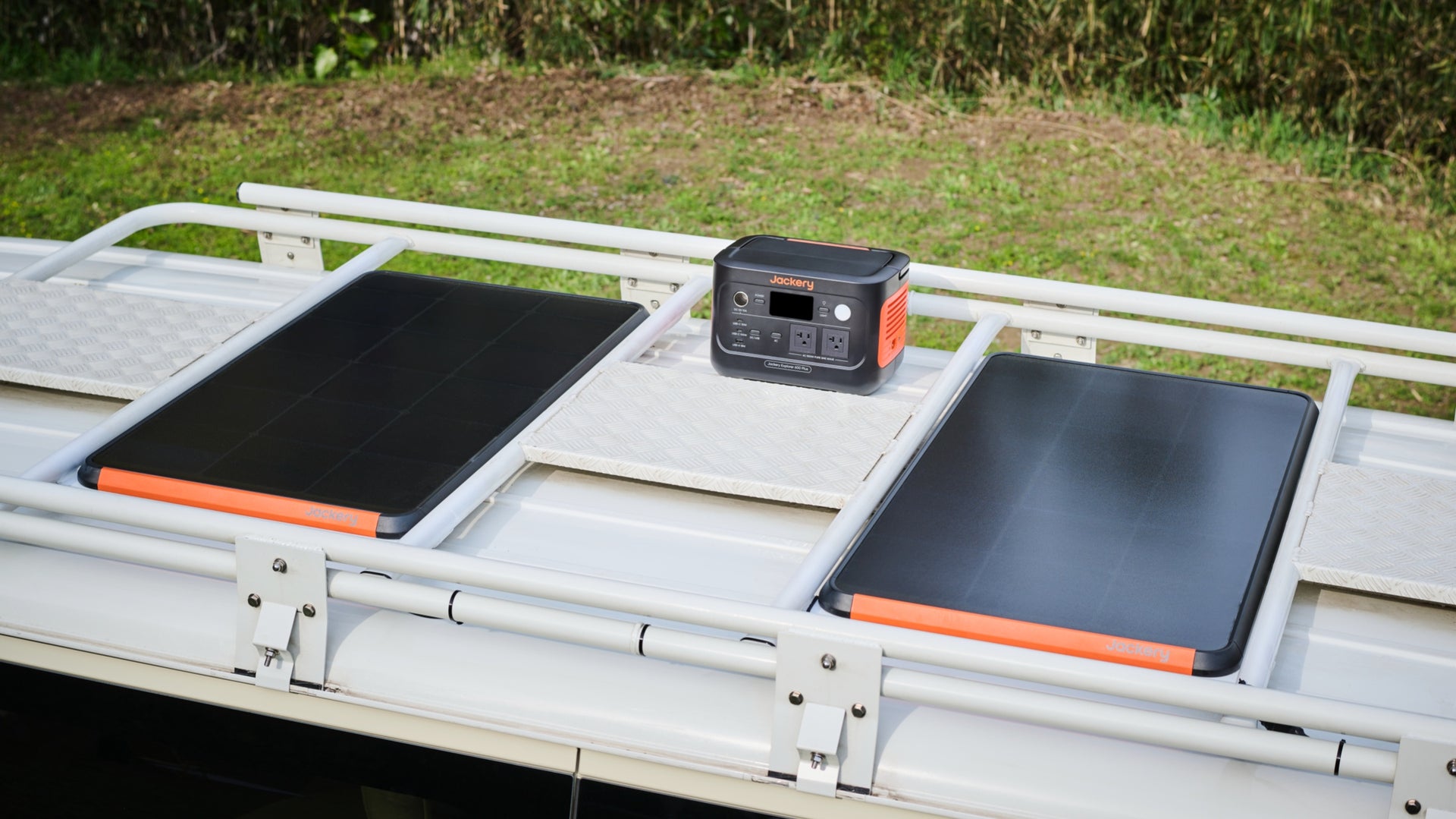 Jackeryポータブル電源と組み合わせて蓄電も可能