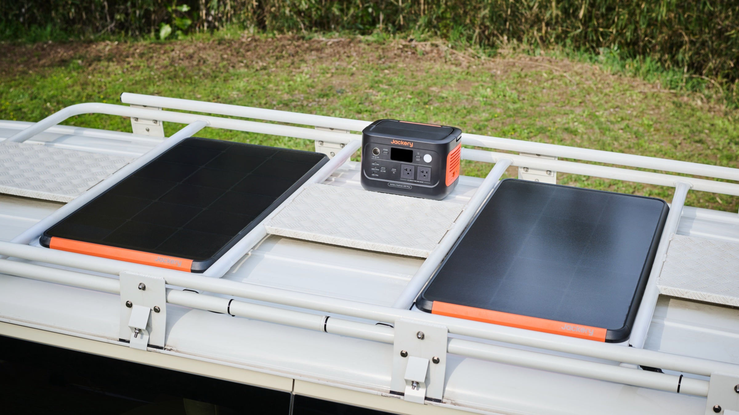 Jackeryポータブル電源と組み合わせて蓄電も可能