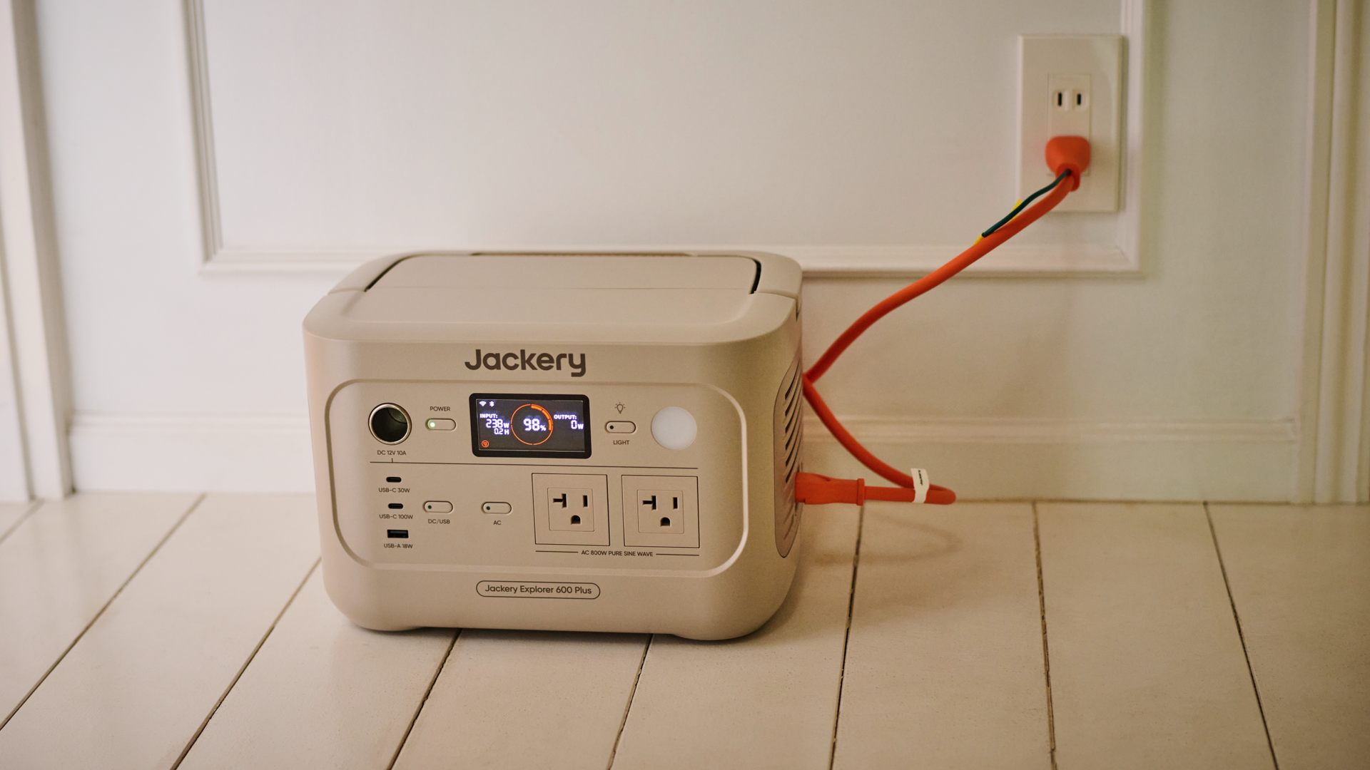 最速１時間でフル充電できるJackery　600PLus