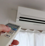 冬寝る時のエアコンはつけっぱなしOK？乾燥する？電気代節約・快眠のコツ