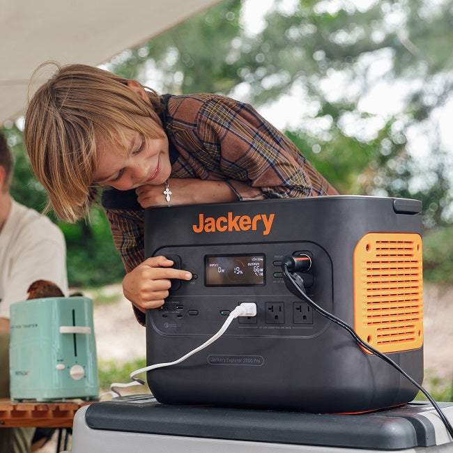 使い方は簡単Jackeryポータブル電源 2000 Pro