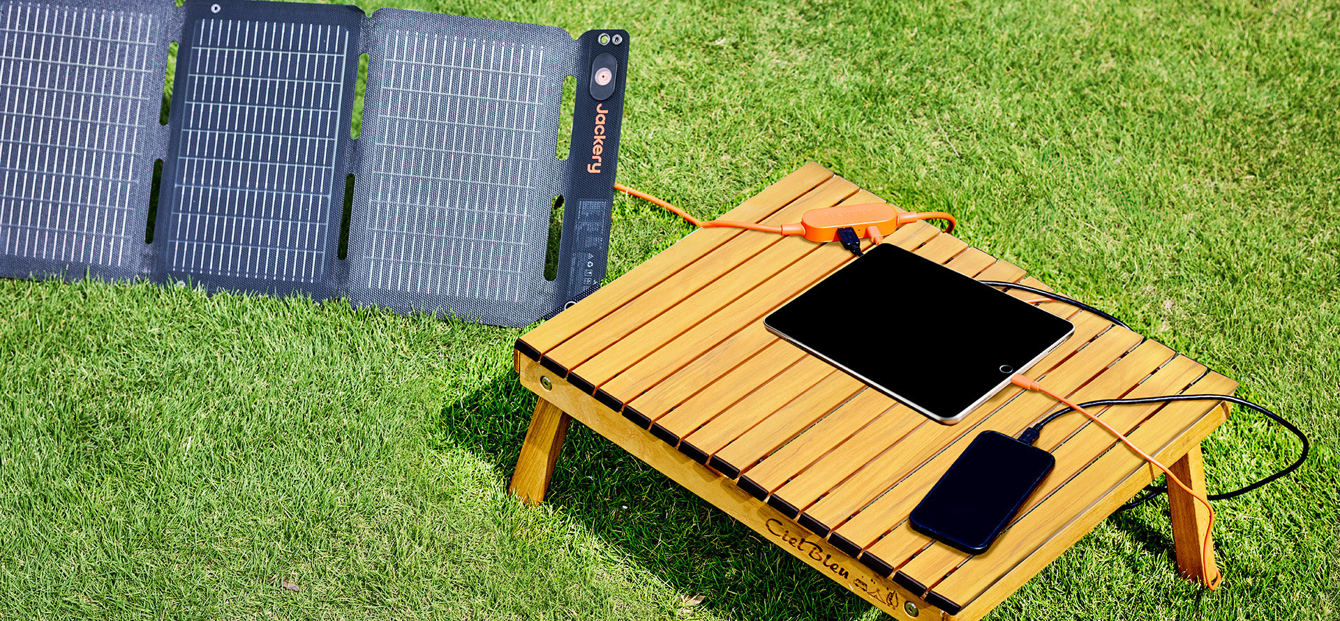 USBポート付きでスマホ充電もOK