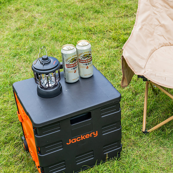 Jackery 充電式LEDランタン　IPX4防水 アウトドア使用イメージ