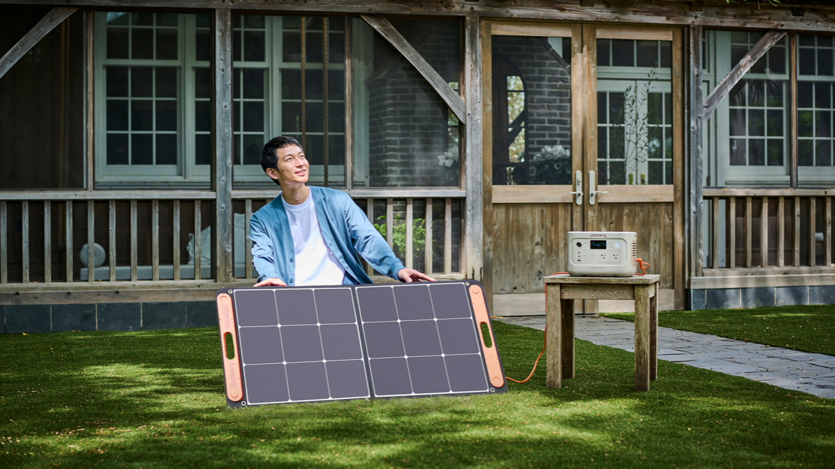 ソーラー高速充電に対応するおしゃれなポータブル電源600Plus