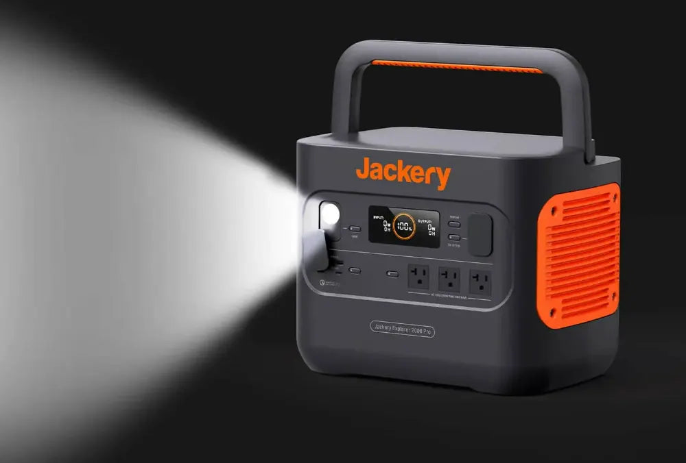ライト付きJackeryポータブル電源 2000 Pro