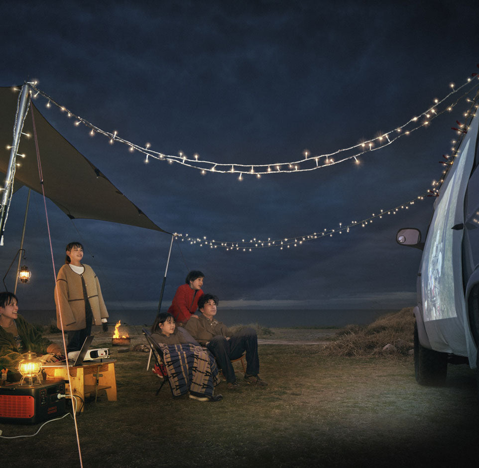 屋外の映画鑑賞に役立つJackeryポータブル電源